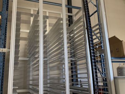 Automatic storage rack